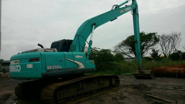 ขาย 2,200,000 แบคโฮบูมยาว KOBELCO sk 210-8 super yn 12 ทำงาน 10,000 ชม. สวยเหมือนใหม่ เอกสารแจ้งจำหน่าย รถอยู่ ปทุมธานี 090-772-3710 090-772-3708