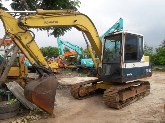 ขายKOMATSU PC60-6  เก่าญี่ปุ่นแท้  5,XXX  ชั่วโมง  มีลายแย๊ก  เดิมๆๆ  เครื่องปั๊มดี  ไฟฟ้าครบ  โทร  089-3818694  จ๊อย