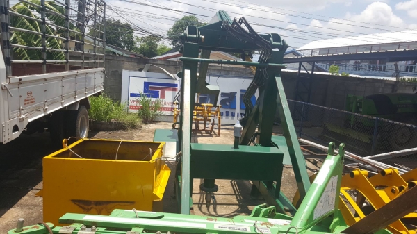 ขาย คีบอ้อย ปัญญาประดิษฐ์จักรกล สภาพดีใช้งานน้อยแค่ปีเดียว อุปกรณ์ครบพร้อมติดตั้ง
