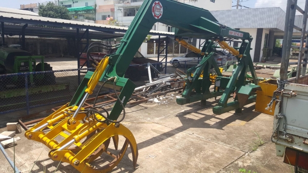 ขาย คีบอ้อย ปัญญาประดิษฐ์จักรกล สภาพดีใช้งานน้อยแค่ปีเดียว อุปกรณ์ครบพร้อมติดตั้ง