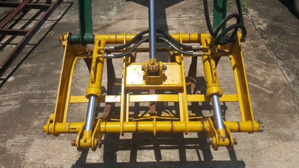 ขาย คีบอ้อย ปัญญาประดิษฐ์จักรกล สภาพดีใช้งานน้อยแค่ปีเดียว อุปกรณ์ครบพร้อมติดตั้ง