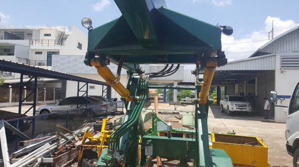 ขาย คีบอ้อย ปัญญาประดิษฐ์จักรกล สภาพดีใช้งานน้อยแค่ปีเดียว อุปกรณ์ครบพร้อมติดตั้ง