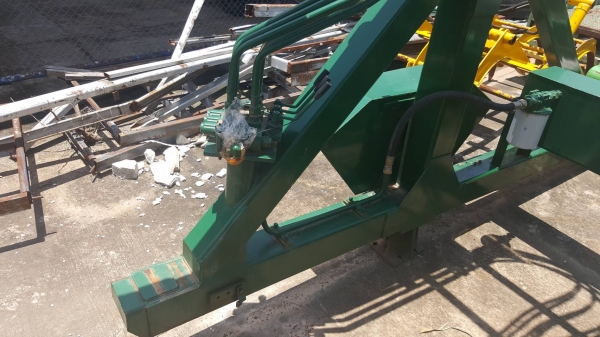 ขาย คีบอ้อย ปัญญาประดิษฐ์จักรกล สภาพดีใช้งานน้อยแค่ปีเดียว อุปกรณ์ครบพร้อมติดตั้ง