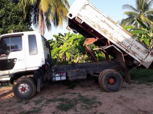 ขาย 595,000 บาท HINO FD1J  ดั้ม 5 คิว  เครื่อง JO8C -210 แรง หัวบาง ยางดี คัสชีสวย เบรคทิฟฟี่ เพาเวอร์ เอกสารเล่มทะเบียน  รถอยู่ จ.บุรีรัมย์ โทร&amp;ไอดีไลน์ 0610710295