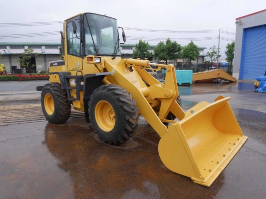 ขาย รถสวยมาก KOMATSU WA100-3 สภาพเหมือนป้ายแดง มือ2นำเข้าจากญี่ปุ่น สนใจโทร.090-986-2521 อ๊อบ