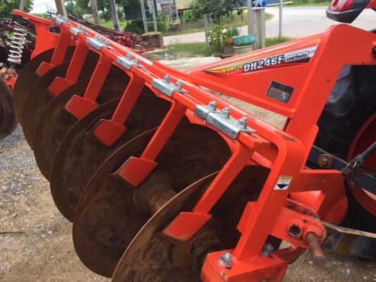 ขายรถไถคูโบต้า L4708 4WD2เพลา  สภาพสวยมากใช้งานน้อย 300 ชั่วโมง  พร้อมอุปกรณ์ ใบมีด และ ผานพรวน  ขายราคาราคา 468,000 บาท  สนใจติดต่อ 081-9136451  ขอดูรูปเพิ่มเติม Line : bow6451 #พร้อมจัดส่งฟรีค่ะ