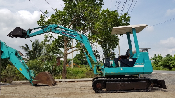 ขายด่วนรถแบคโฮKOMATSUโคมัสซูรุ่นยอดนิยมสวยๆPC15-6เครื่องโคมัสซู3D78เครื่องดีปั่มแรงรถนอกเพิ่งนำเข้ามาใหม่ยังไม่เคยใช้งานในเมืองไทยเลย
