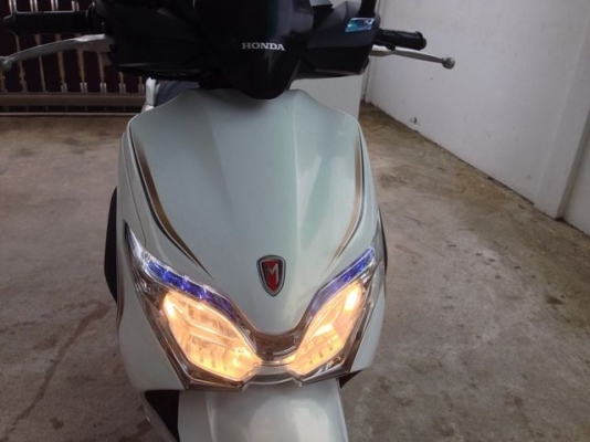 Honda Moove14. 110i หัวฉีด idling Stop ประหยัด เดิมวิ่งน้อย สีขาว Honda Moove14. 110i หัวฉีด idling Stop ประหยัด เดิมวิ่งน้อย สีขาว
