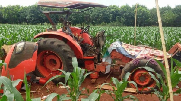 ขาย 195,000 บาท KUBOTA M7040 ปี 53 (ขายตามสภาพ เครื่องเสีย ลื้อไว้แล้ว ) (แถม หาง 3 ) เอกสารเล่มทะเบียน  รถอยู่ จ.ศรีสะเกษ โทร&amp;ไอดีไลน์ 0610710295