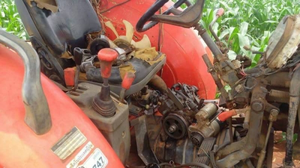ขาย 195,000 บาท KUBOTA M7040 ปี 53 (ขายตามสภาพ เครื่องเสีย ลื้อไว้แล้ว ) (แถม หาง 3 ) เอกสารเล่มทะเบียน  รถอยู่ จ.ศรีสะเกษ โทร&ไอดีไลน์ 0610710295 ขาย 195,000 บาท KUBOTA M7040 ปี 53 (ขายตามสภาพ เครื่องเสีย ลื้อไว้แล้ว ) (แถม หาง 3 ) เอกสารเล่มทะเบียน  รถอยู่ จ.ศรีสะเกษ โทร&ไอดีไลน์ 0610710295