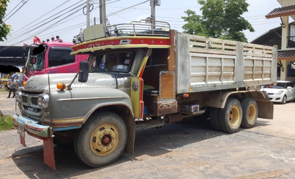 ขาย 10 ล้อดั้ม หัวยาว เพลาเดียว เครื่อง 6BD1 165 แรงม้า คัสซีสวยตลอดเส้น ช่วงล่างเดิมๆ พวงมาลัยพาวเวอร์ ทะเบียนเต็มพร้อมโอนครับ