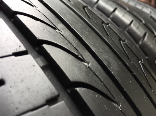 ยาง Goodyear 215 70 15 กลางปี16 ดอกเต็ม ไม่มีปะ เนื้อนิ่มๆ ใช้ยาว ราคาไม่แพง