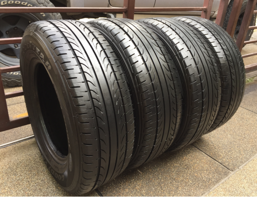 ยาง Goodyear 215 70 15 กลางปี16 ดอกเต็ม ไม่มีปะ เนื้อนิ่มๆ ใช้ยาว ราคาไม่แพง