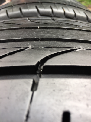 ยาง Goodyear 215 70 15 กลางปี16 ดอกเต็ม ไม่มีปะ เนื้อนิ่มๆ ใช้ยาว ราคาไม่แพง