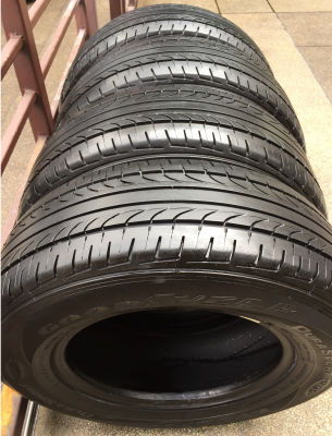 ยาง Goodyear 215 70 15 กลางปี16 ดอกเต็ม ไม่มีปะ เนื้อนิ่มๆ ใช้ยาว ราคาไม่แพง
