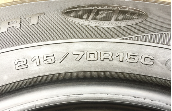 ยาง Goodyear 215 70 15 กลางปี16 ดอกเต็ม ไม่มีปะ เนื้อนิ่มๆ ใช้ยาว ราคาไม่แพง