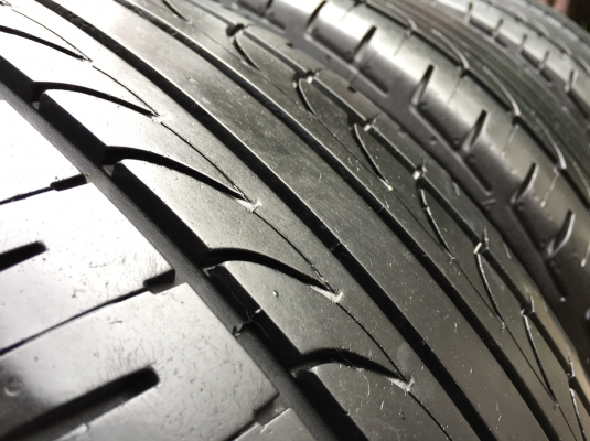 ยาง Goodyear 215 70 15 กลางปี16 ดอกเต็ม ไม่มีปะ เนื้อนิ่มๆ ใช้ยาว ราคาไม่แพง ยาง Goodyear 215 70 15 กลางปี16 ดอกเต็ม ไม่มีปะ เนื้อนิ่มๆ ใช้ยาว ราคาไม่แพง