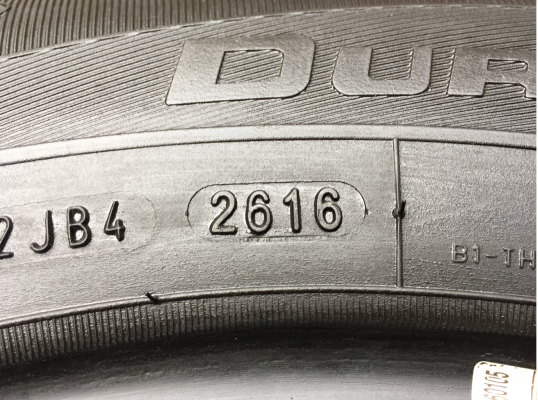 ยาง Goodyear 215 70 15 กลางปี16 ดอกเต็ม ไม่มีปะ เนื้อนิ่มๆ ใช้ยาว ราคาไม่แพง