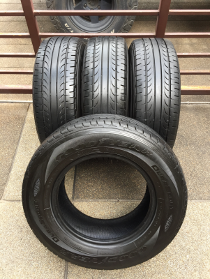 ยาง Goodyear 215 70 15 กลางปี16 ดอกเต็ม ไม่มีปะ เนื้อนิ่มๆ ใช้ยาว ราคาไม่แพง