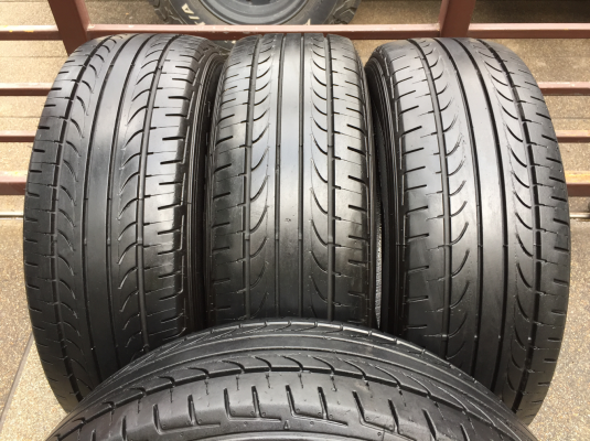 ยาง Goodyear 215 70 15 กลางปี16 ดอกเต็ม ไม่มีปะ เนื้อนิ่มๆ ใช้ยาว ราคาไม่แพง