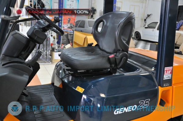 ขายรถโฟล์คลิฟท์มือสอง TOYOTA รุ่น 7FG25-11856 นำเข้าจากประเทศญี่ปุ่น 100\% ไม่เคยใช้งานในไทย