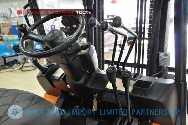 ขายรถโฟล์คลิฟท์มือสอง TOYOTA รุ่น 7FG25-11856 นำเข้าจากประเทศญี่ปุ่น 100\% ไม่เคยใช้งานในไทย