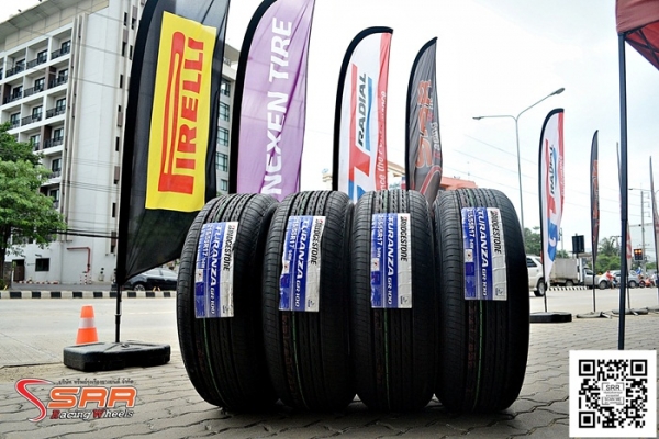 BRIDGESTONE GR100 215/55R17 ปี17 เส้นละ 5,500 บาท BRIDGESTONE GR100 215/55R17 ปี17 เส้นละ 5,500 บาท