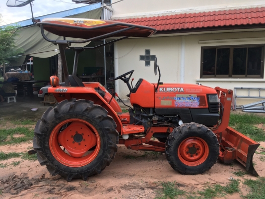 รถไถนานั่งขับ Kubota l3408 ปี 51 พร้อมอุปกรณ์หน้าหลังเล่มทะเบียนพร้อมโอน รถไถนานั่งขับ Kubota l3408 ปี 51 พร้อมอุปกรณ์หน้าหลังเล่มทะเบียนพร้อมโอน