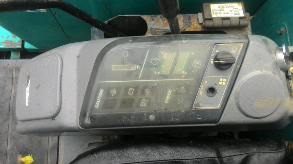 ขายรถขุดเล็กKomatsu PC20-7Eคอลโทรลน้ำมัน มีระบบลายแย๊ก ราคา255,000
