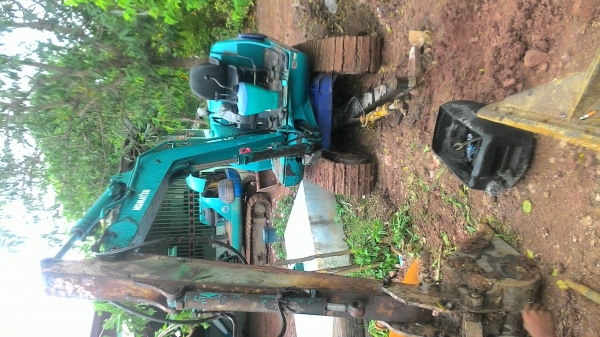 ขายรถขุดเล็กKomatsu PC20-7Eคอลโทรลน้ำมัน มีระบบลายแย๊ก ราคา255,000