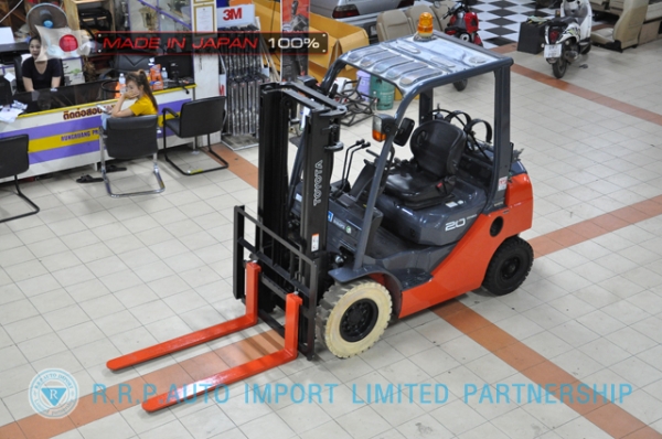 ขายรถโฟล์คลิฟท์มือสอง TOYOTA รุ่น 8FG20-13263 นำเข้าจากประเทศญี่ปุ่น 100\% ไม่เคยใช้งานในไทย