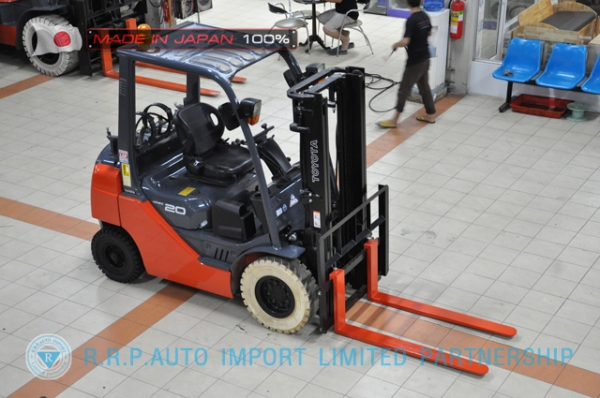 ขายรถโฟล์คลิฟท์มือสอง TOYOTA รุ่น 8FG20-13263 นำเข้าจากประเทศญี่ปุ่น 100\% ไม่เคยใช้งานในไทย