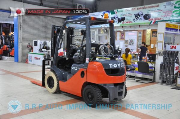 ขายรถโฟล์คลิฟท์มือสอง TOYOTA รุ่น 8FG20-13263 นำเข้าจากประเทศญี่ปุ่น 100\% ไม่เคยใช้งานในไทย