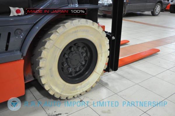 ขายรถโฟล์คลิฟท์มือสอง TOYOTA รุ่น 8FG20-13263 นำเข้าจากประเทศญี่ปุ่น 100\% ไม่เคยใช้งานในไทย