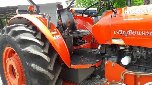 ขายคูโบต้าM8540มีดันหน้าและผานบุก3 สภาพเดิมๆคับ ราคา620,000.