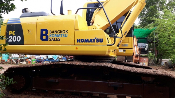ขายด่วน!! Komatsu PC200-8 สภาพสวยค่ะ ขายด่วน!! Komatsu PC200-8 สภาพสวยค่ะ