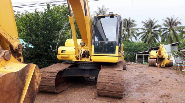 ขายด่วน!! Komatsu PC200-8 สภาพสวยค่ะ ขายด่วน!! Komatsu PC200-8 สภาพสวยค่ะ
