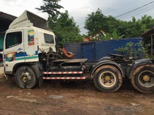 ขาย 10 ล้อหัวลาก 895,000 บาท HINO MEGA ปี 48 วิ่ง 3xx,xxxx เครื่อง 260 แรง 2 เพลา หัวบาง ยางดี คัสชีวย เอกสารเล่มทะเบียน รถอยู่ จ.นครพนม โทร&ไอดีไลน์ 0610710295 ขาย 10 ล้อหัวลาก 895,000 บาท HINO MEGA ปี 48 วิ่ง 3xx,xxxx เครื่อง 260 แรง 2 เพลา หัวบาง ยางดี คัสชีวย เอกสารเล่มทะเบียน รถอยู่ จ.นครพนม โทร&ไอดีไลน์ 0610710295