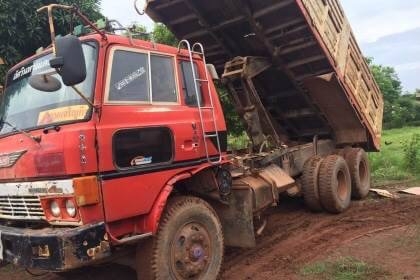 ขาย 395,000 บาท HINO ดั้ม 2 เพลา เครื่อง HO7D-195 แรง สโลว์กลาง ช่าวงล่าง ZM 8 น้อต เบรคแห้ง ทิฟฟี่ ขาย 395,000 บาท HINO ดั้ม 2 เพลา เครื่อง HO7D-195 แรง สโลว์กลาง ช่าวงล่าง ZM 8 น้อต เบรคแห้ง ทิฟฟี่