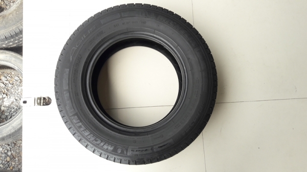 ยาง215/70/15 ปี14 MICHERLIN AGILIS  2 เส้น
