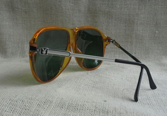 แว่นตาอ็อพทิล - โคตรบุรุษ 'กระต่ายหนุ่มที่ดวงจันทร์หมายปอง' Vintage Optyl PLAYBOY handmade in Austria แว่นตาอ็อพทิล - โคตรบุรุษ 'กระต่ายหนุ่มที่ดวงจันทร์หมายปอง' Vintage Optyl PLAYBOY handmade in Austria