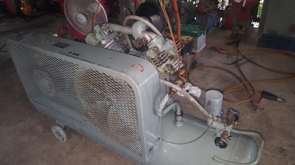 ปั้มลม 3 แรง ไฟ 200 v 3 สาย HITASHI ถัง 80 L ปั้มลม 3 แรง ไฟ 200 v 3 สาย HITASHI ถัง 80 L