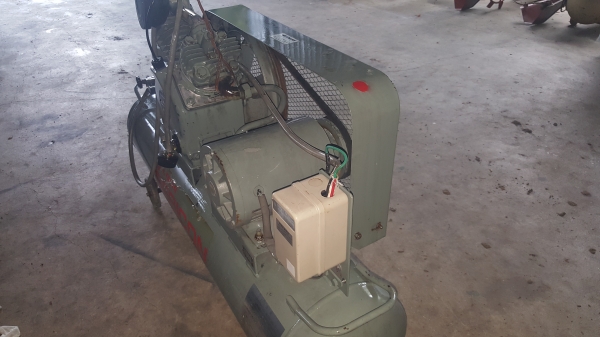 ปั้มลม 3 แรง ไฟ 200 v 3 สาย HITASHI ถัง 80 L ปั้มลม 3 แรง ไฟ 200 v 3 สาย HITASHI ถัง 80 L