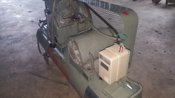 ปั้มลม 3 แรง ไฟ 200 v 3 สาย HITASHI ถัง 80 L ปั้มลม 3 แรง ไฟ 200 v 3 สาย HITASHI ถัง 80 L