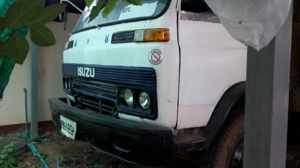 ขายIsuzu จัมโบ้ไม่ดั้ม 2เพลา สภาพสวยพร้อมใช้ติดต่อคุณอ๊อฟพิจิตร086-737-9991
