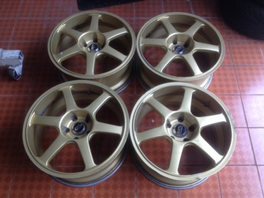ล้อเเท้ AVS MODEL 6 17กว้าง8อ๊อฟ35 5รู114สีเดิมๆเก่าญี่ปุ่นสภาพตามรูปครับ