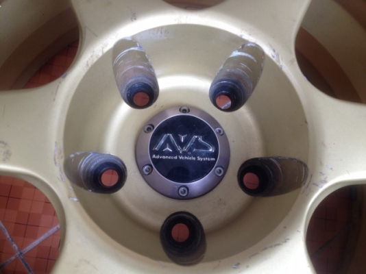 ล้อเเท้ AVS MODEL 6 17กว้าง8อ๊อฟ35 5รู114สีเดิมๆเก่าญี่ปุ่นสภาพตามรูปครับ
