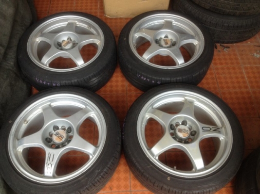 ล้อเเท้ OZ RACING 17กว้าง8อ๊อฟ35ทั้ง4วงเก่าญี่ปุ่นสีเดิมยางติดมาปี14ใส่วิ่งได้อยู่ ล้อ5รู100กับ5รู114