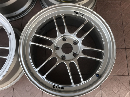 ล้อเเท้ RPF1 18กว้าง9อ๊อฟ35ทั้ง4วงสีเดิม3วงอีกวงทำสีมาไม่เหมือนต้องไปทำใหม่ ล้อเเท้ RPF1 18กว้าง9อ๊อฟ35ทั้ง4วงสีเดิม3วงอีกวงทำสีมาไม่เหมือนต้องไปทำใหม่