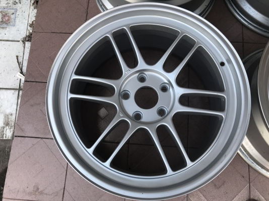ล้อเเท้ RPF1 18กว้าง9อ๊อฟ35ทั้ง4วงสีเดิม3วงอีกวงทำสีมาไม่เหมือนต้องไปทำใหม่